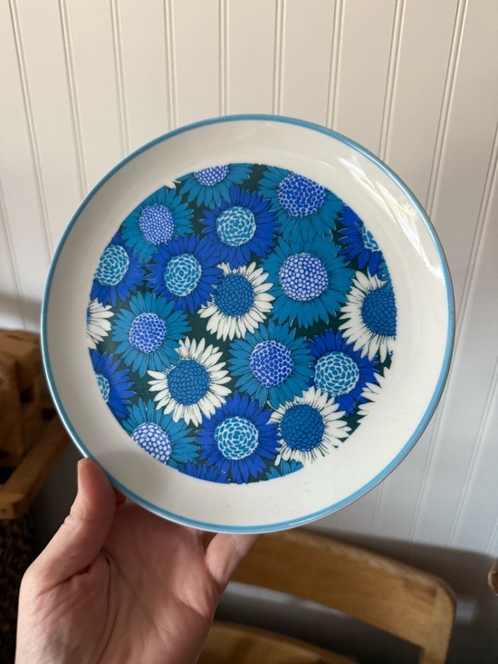 Vintage Other - Vintage Blue and White Floral Dinner Plate